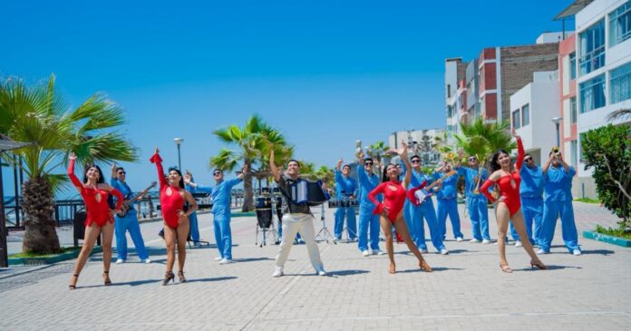 Donnie Yaipén y cantantes